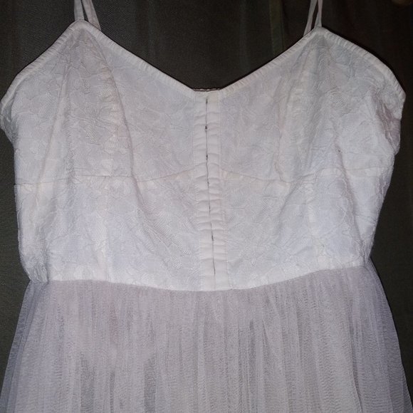 Cream Colored Tulle Empire Waist Fairy Like Dress - Picture 3 of 6